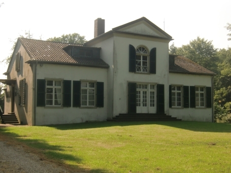 Bedburg-Hau : Moyländer Allee, Ortsteil Till-Moyland, Altes Försterhaus